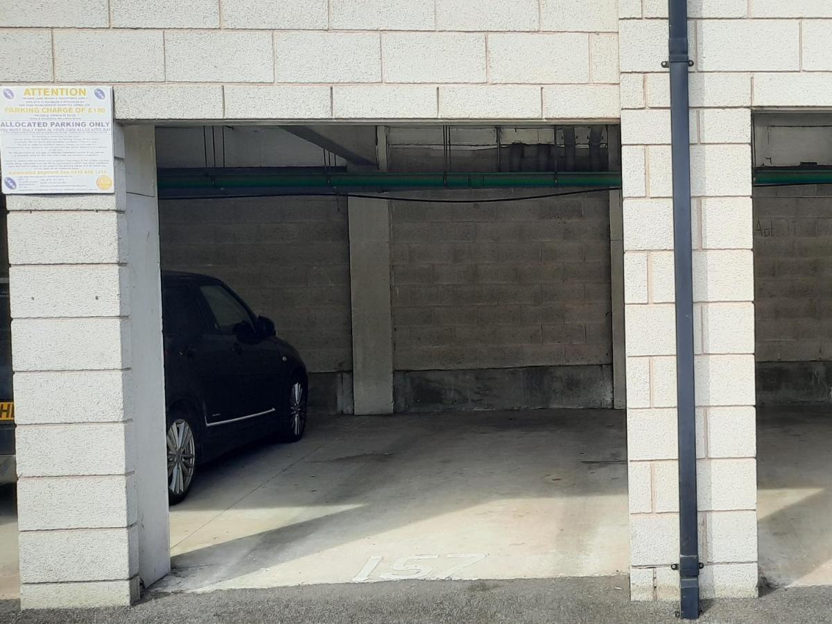 Lovely 2-Bedroom Apartment, Free Parking مانشستر المظهر الخارجي الصورة