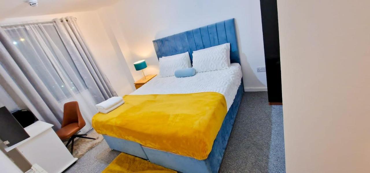 Lovely 2-Bedroom Apartment, Free Parking مانشستر المظهر الخارجي الصورة
