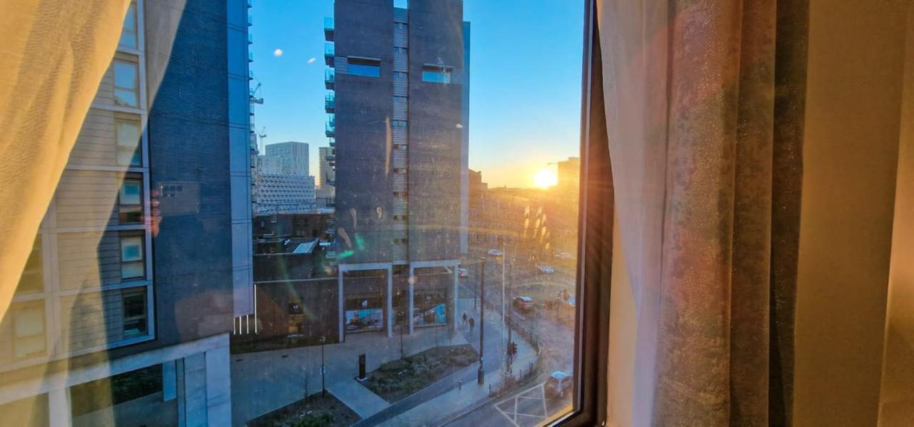 Lovely 2-Bedroom Apartment, Free Parking مانشستر المظهر الخارجي الصورة