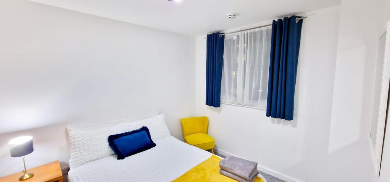 Lovely 2-Bedroom Apartment, Free Parking مانشستر المظهر الخارجي الصورة