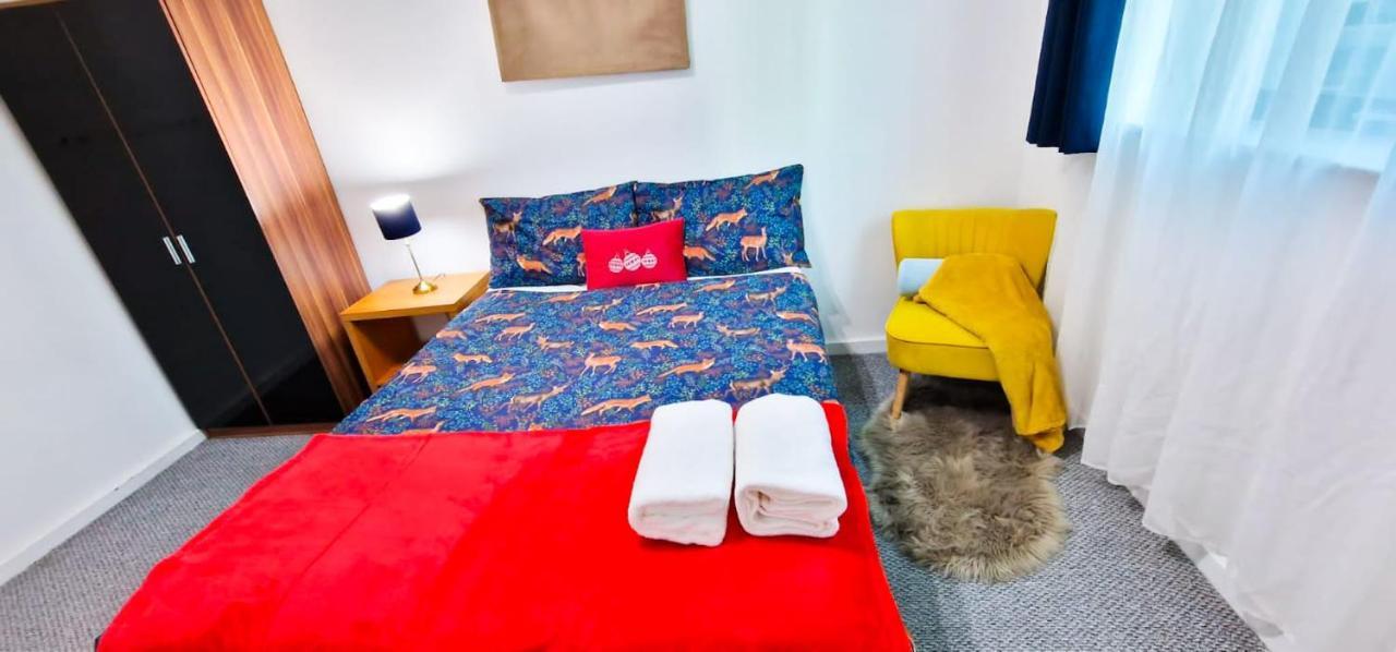 Lovely 2-Bedroom Apartment, Free Parking مانشستر المظهر الخارجي الصورة