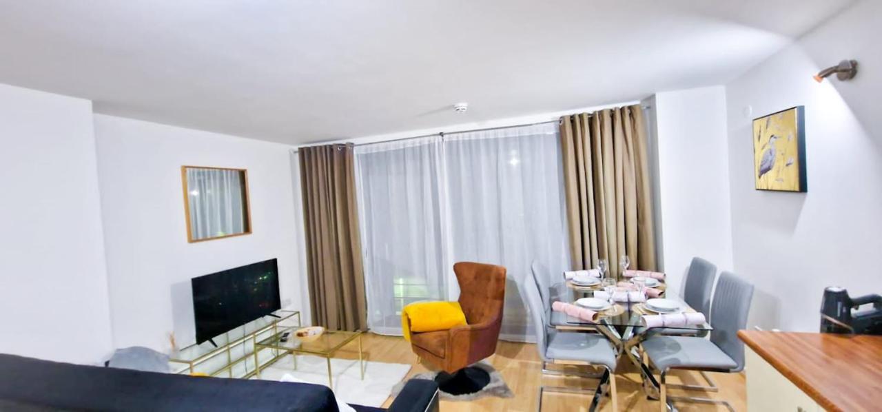 Lovely 2-Bedroom Apartment, Free Parking مانشستر المظهر الخارجي الصورة